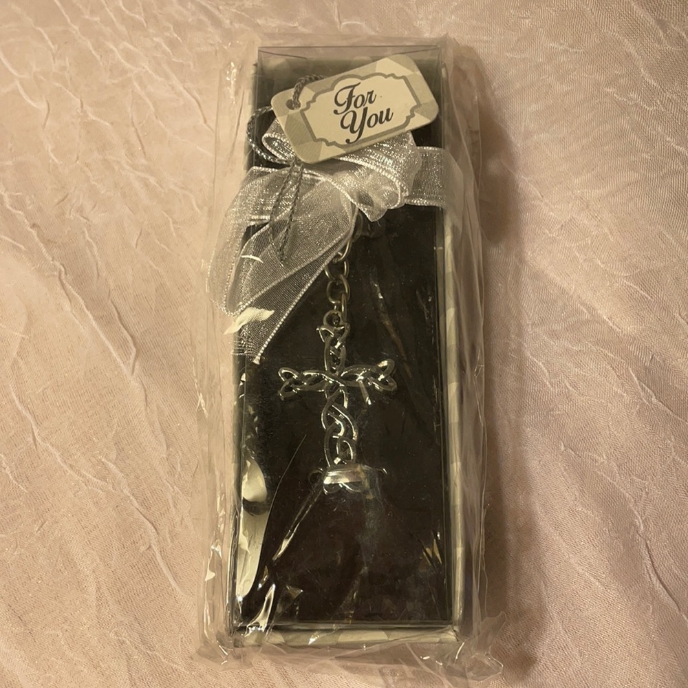 New in box cross keychain